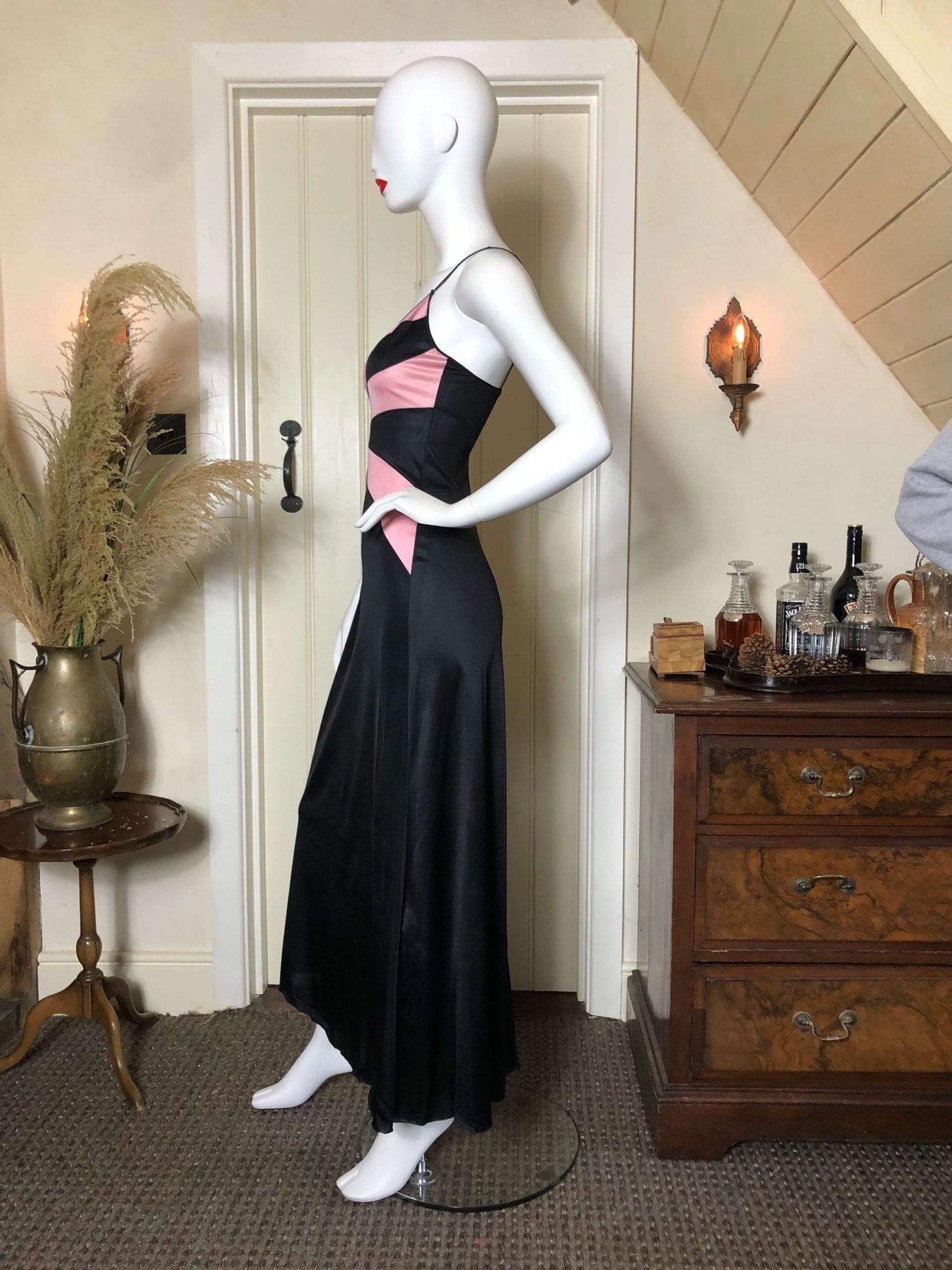 Black long dress with pink detail